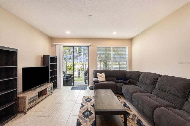 9152 FOX SPARROW ROAD, Tampa, FL 33626