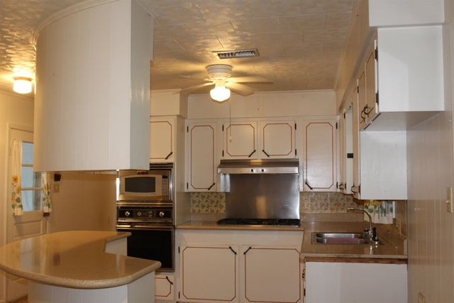 248 Ledet Ln, Larose, LA 70373