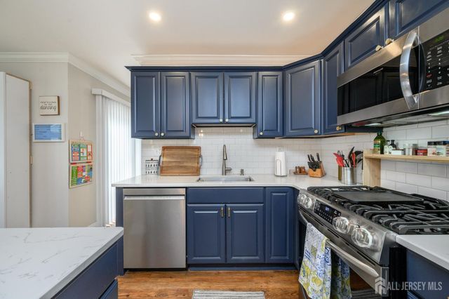 42 Mariposa Place, Old Bridge, NJ 08857