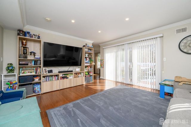 42 Mariposa Place, Old Bridge, NJ 08857