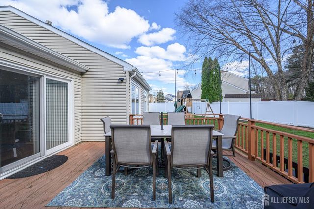 42 Mariposa Place, Old Bridge, NJ 08857