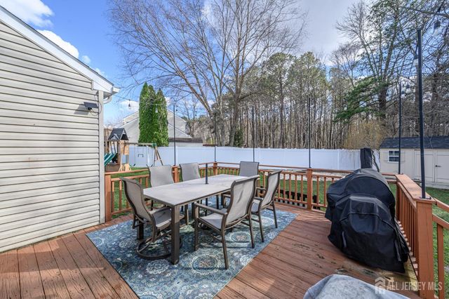 42 Mariposa Place, Old Bridge, NJ 08857