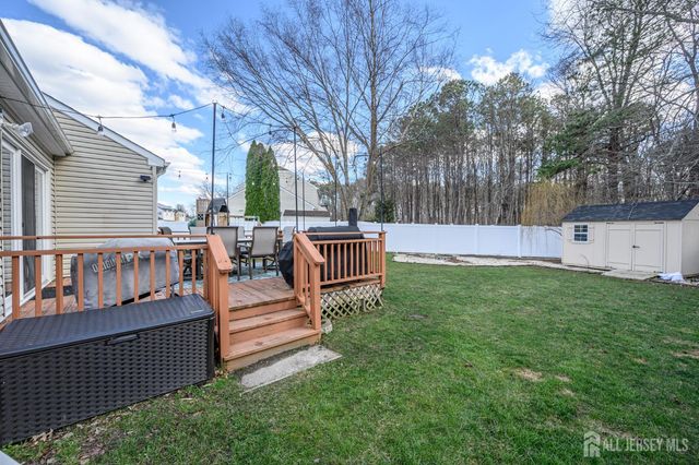 42 Mariposa Place, Old Bridge, NJ 08857