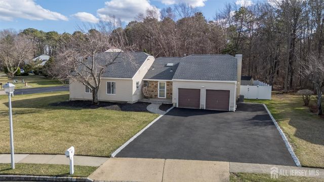 42 Mariposa Place, Old Bridge, NJ 08857