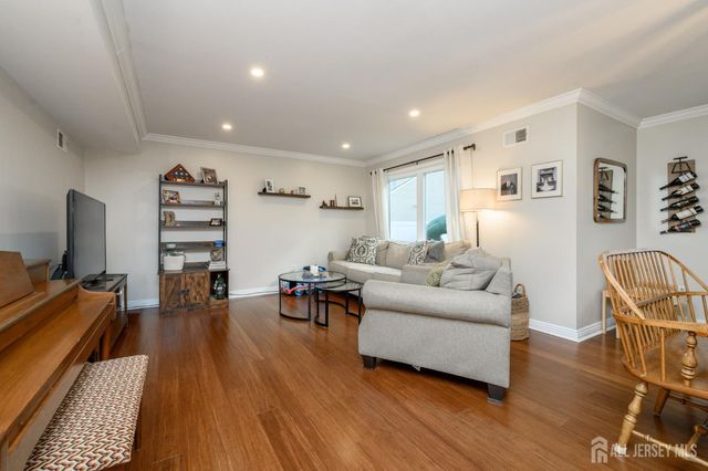 42 Mariposa Place, Old Bridge, NJ 08857