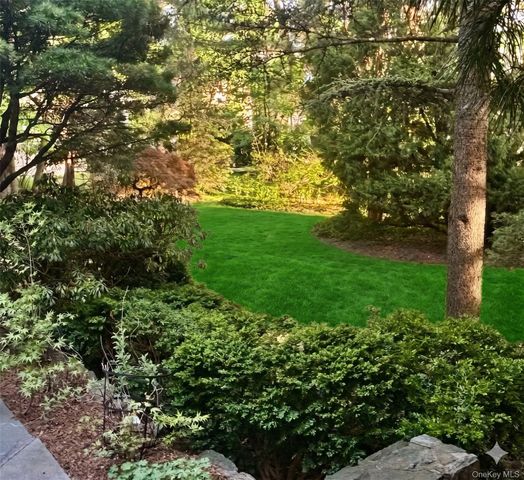 22 Lafayette Road, Larchmont, NY 10538