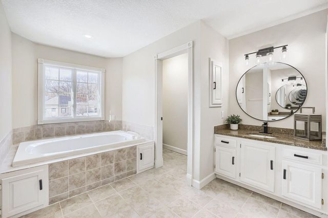 18702 Kanabec Court, Lakeville, MN 55044