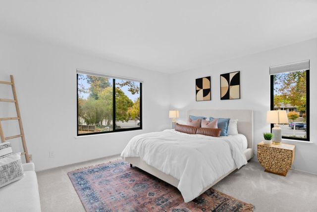 905 W Middlefield Road 982, Mountain View, CA 94043