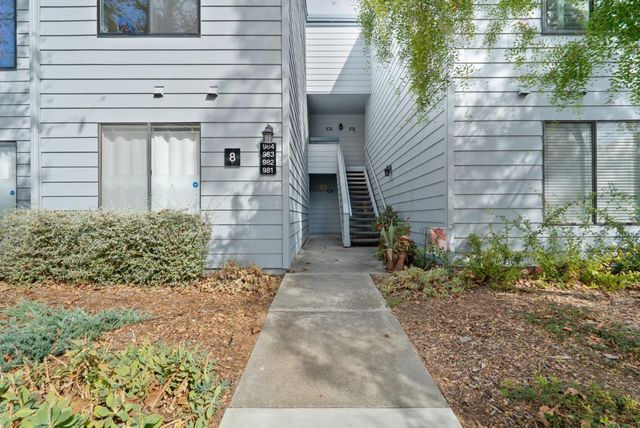 905 W Middlefield Road 982, Mountain View, CA 94043