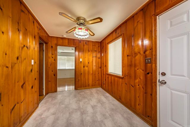 1001 E Homan, England, AR 72046