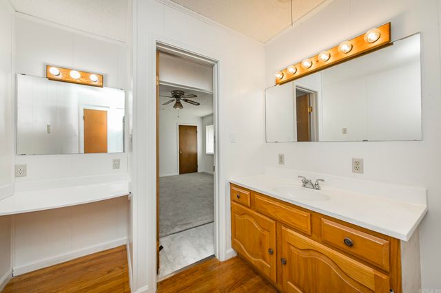 1001 E Homan, England, AR 72046