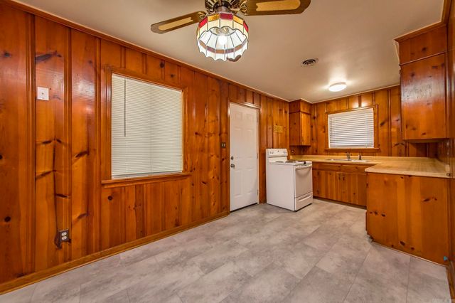 1001 E Homan, England, AR 72046