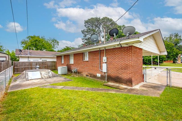 1001 E Homan, England, AR 72046