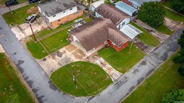 1001 E Homan, England, AR 72046