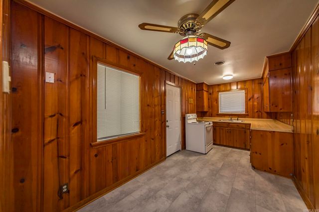 1001 E Homan, England, AR 72046