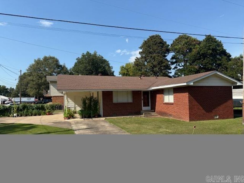 1001 E Homan, England, AR 72046
