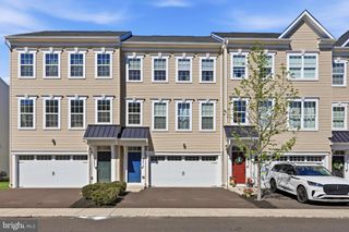 2219 EVIN DR, Warrington, PA 18976