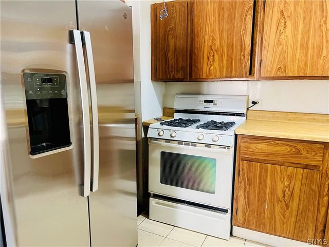 1233 North Glencove Road, Syracuse, NY 13206
