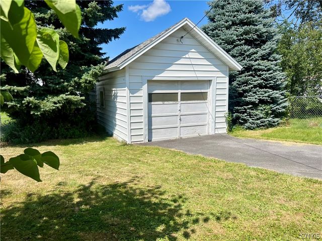 1233 North Glencove Road, Syracuse, NY 13206
