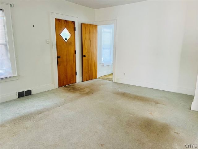 1233 North Glencove Road, Syracuse, NY 13206