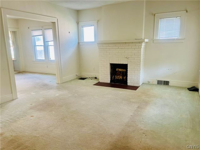 1233 North Glencove Road, Syracuse, NY 13206