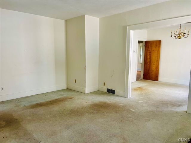 1233 North Glencove Road, Syracuse, NY 13206