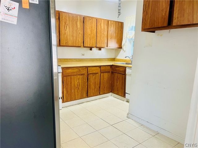 1233 North Glencove Road, Syracuse, NY 13206