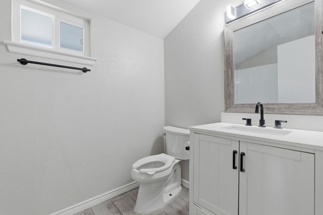 1900 Charleston Drive, Bedford, TX 76022