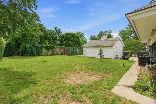 1900 Charleston Drive, Bedford, TX 76022