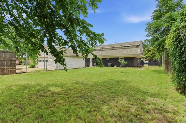 1900 Charleston Drive, Bedford, TX 76022