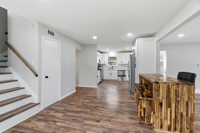 1900 Charleston Drive, Bedford, TX 76022