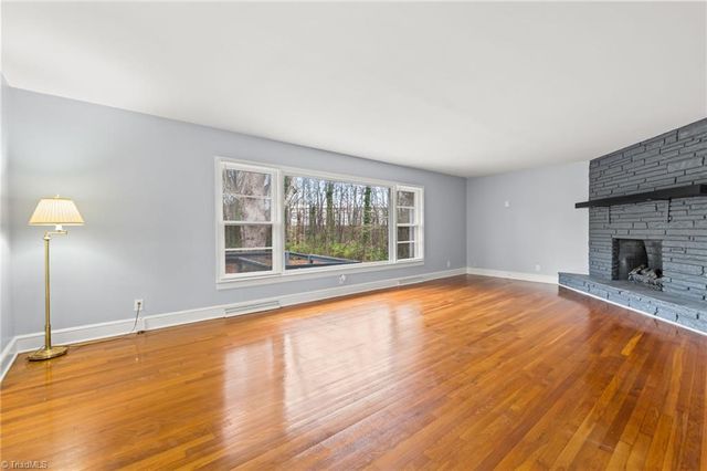 800 Creekside Drive, High Point, NC 27262