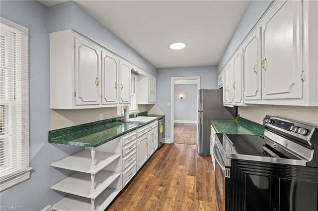 800 Creekside Drive, High Point, NC 27262