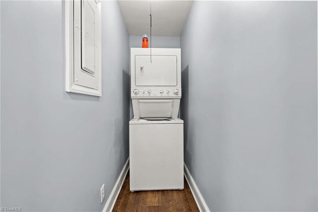 800 Creekside Drive, High Point, NC 27262