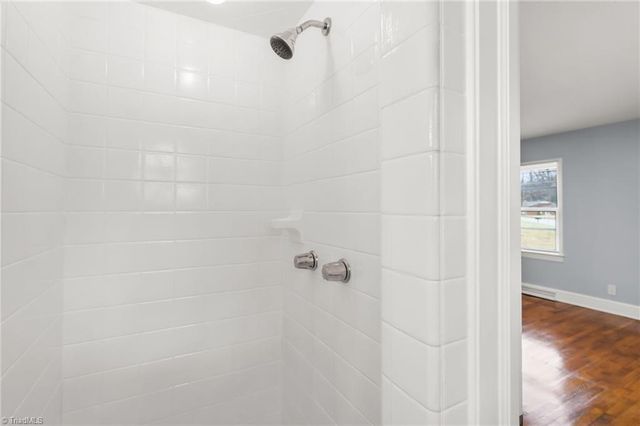 800 Creekside Drive, High Point, NC 27262