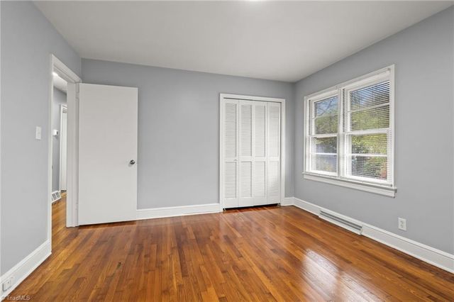 800 Creekside Drive, High Point, NC 27262