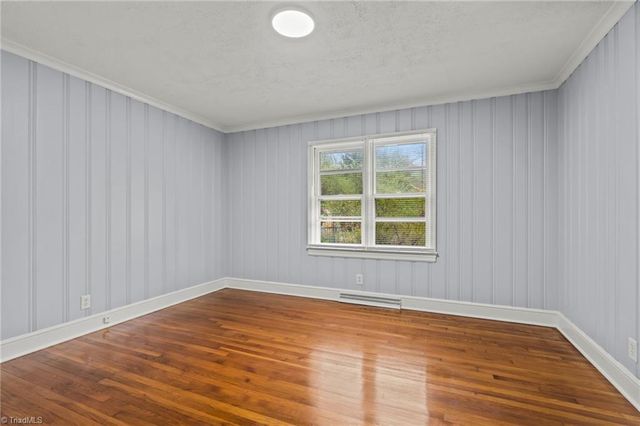 800 Creekside Drive, High Point, NC 27262