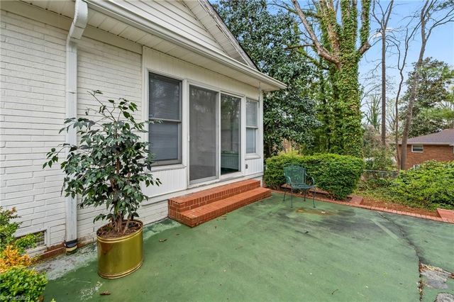 800 Creekside Drive, High Point, NC 27262