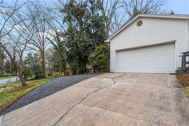 800 Creekside Drive, High Point, NC 27262