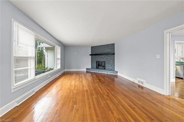 800 Creekside Drive, High Point, NC 27262