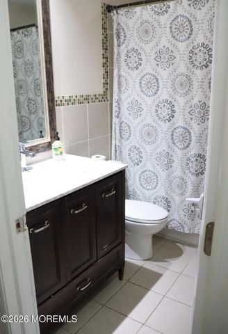 586 Peter Avenue, Toms River, NJ 08753