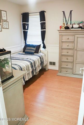 586 Peter Avenue, Toms River, NJ 08753