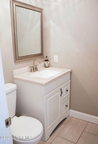 586 Peter Avenue, Toms River, NJ 08753