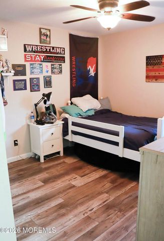 586 Peter Avenue, Toms River, NJ 08753