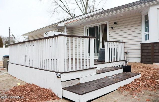 586 Peter Avenue, Toms River, NJ 08753