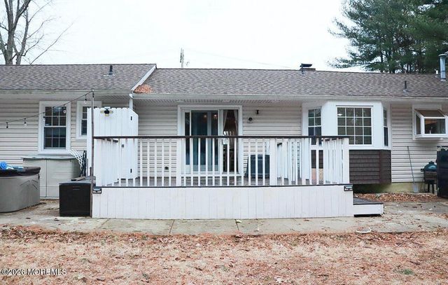 586 Peter Avenue, Toms River, NJ 08753