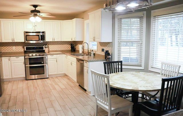 586 Peter Avenue, Toms River, NJ 08753