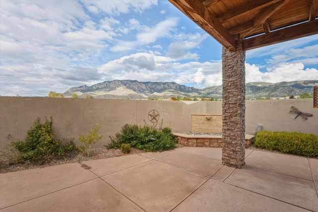 6359 Cliffbrush Lane NE, Albuquerque, NM 87111