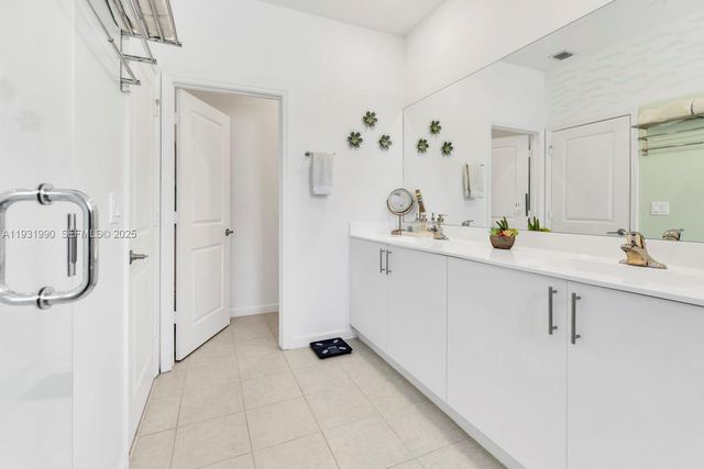 15953 SW 2nd Pl 15953, Pembroke Pines, FL 33027