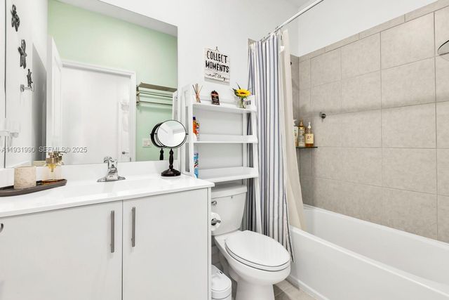 15953 SW 2nd Pl 15953, Pembroke Pines, FL 33027